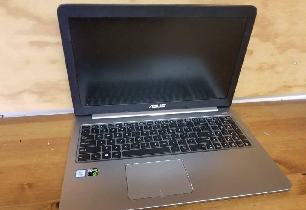 nhu-nao-de-thao-laptop-Asus-K501U