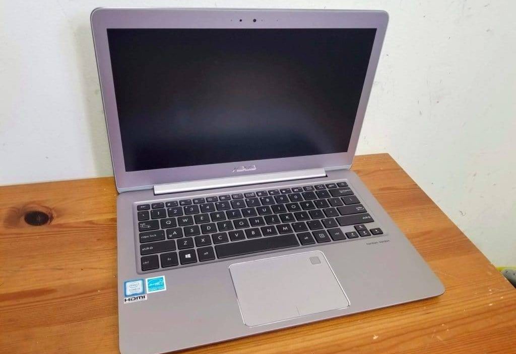 nhu-nao-de-thao-laptop-Asus-ZenBook-UX330-UX330U-UX330UA