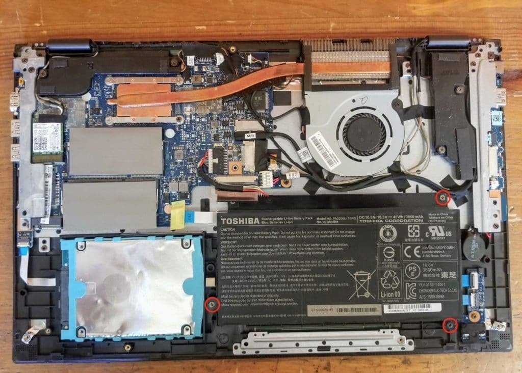 nhu-nao-de-thao-laptop-Toshiba-Satellite-P55W-C5316
