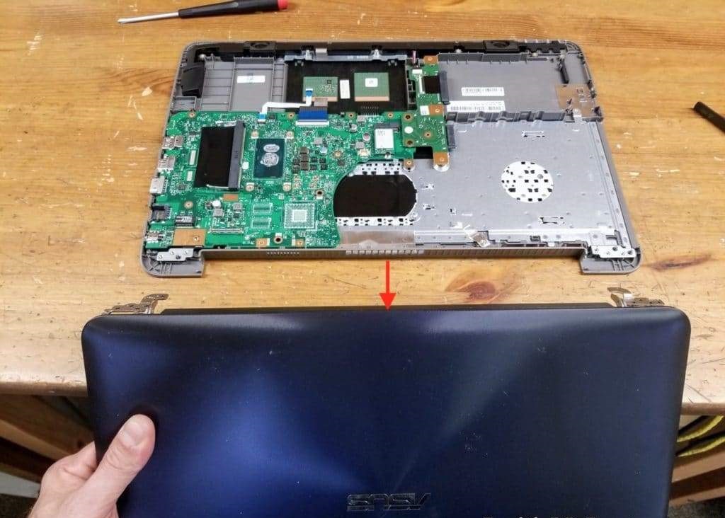 nhu-nao-de-thay-man-hinh-laptop-Asus-F556U