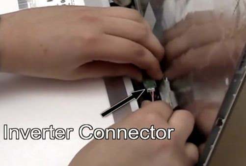 nhu-nao-de-thay-the-hoac-thay-doi-man-hinh-laptop-bi-hong-bi-loi