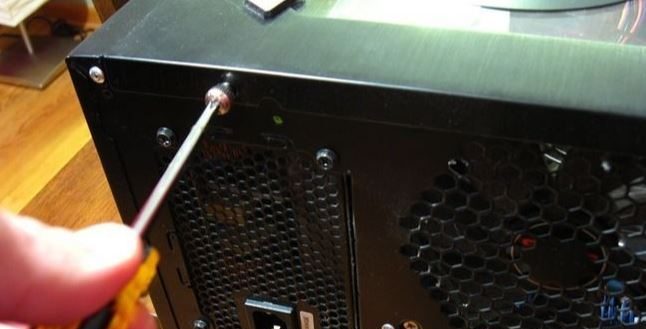thay-the-hoac-cai-dat-o-cung-hdd-trong-may-ban-hoac-laptop