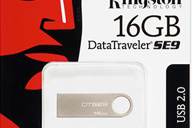 Nhỏ gọn tiện lợi USB Kingston 16GB Hi Speed - DTSE916GB kích thước nhỏ dễ dàng mang theo bên mình. Ngoài ra, sản phẩm có thêm dây móc chìa khóa tiện lợi. Dung lượng 16GB USB Kingston 16GB Hi Speed có dung lượng bộ nhớ 16Gb đáp ứng rất tốt nhu cầu lưu trữ dữ liệu học tập và giải tri của bạn. Kết nối đơn giản nhanh chóng Với Bộ nhớ ngoài Bạn chỉ cần cắm vào cổng USB trên máy tính, ngay lập tức máy tính nhận thiết bị của bạn trong vòng vài giây. Hỗ trợ kết nối USB 2.0 siêu tốc và cổng Micro USB kết nối thiết bị di động. Chất liệu chống gỉ USB Kingston 16GB Hi Speed được làm bằng vỏ kim loại không gỉ,chống nước tốt giúp bạn bảo quản tốt thiết bị của mình.